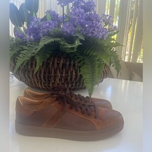 Trask men’s size 10 M 2 Tone Leather Shoes sneakers Comfort Lace up Lindsey MINT